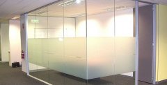 常见的办公室玻璃隔断类型