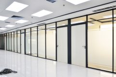 合肥办公室玻璃隔断常用的三种流行搭配方法